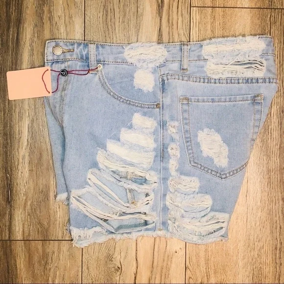 NWT Denim Blvd Highly Distressed Jean Shorts - Picture 11 of 12